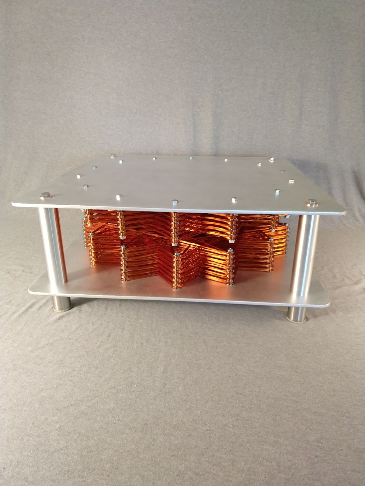 The Cube 17" with L2 Vortex Bed